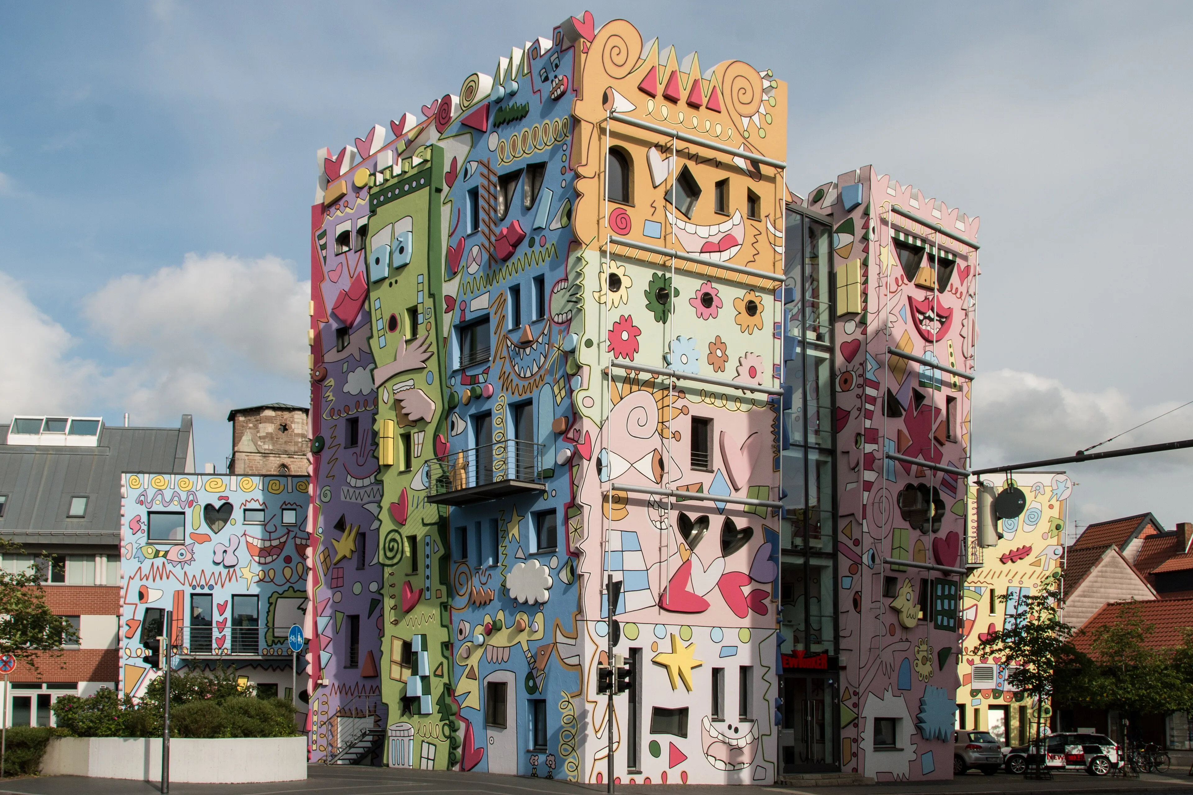 Happy Rizzi House in Braunschweig, bunte Pop-Art-Fassade von James Rizzi