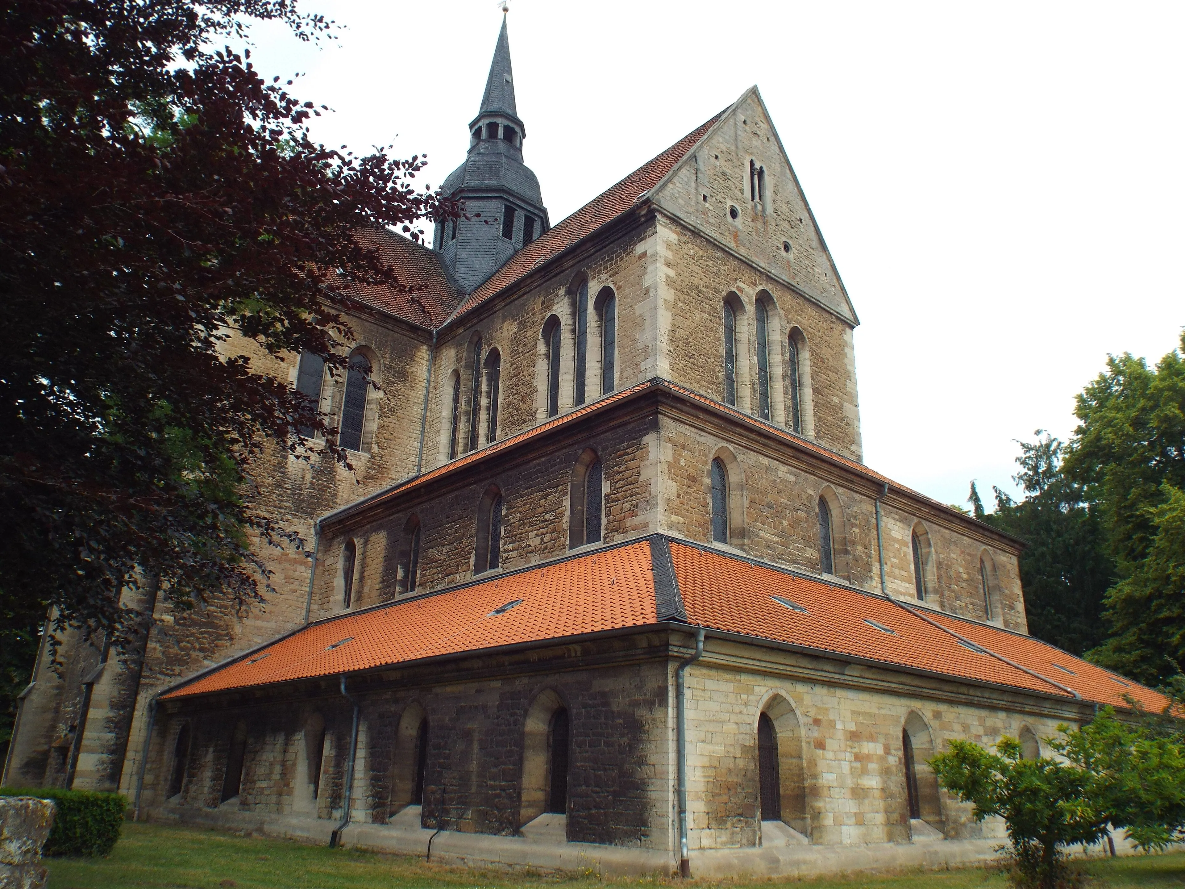 Klosterkirche Riddagshausen in Braunschweig, Wahrzeichen des östlichen Naturschutzgebiets