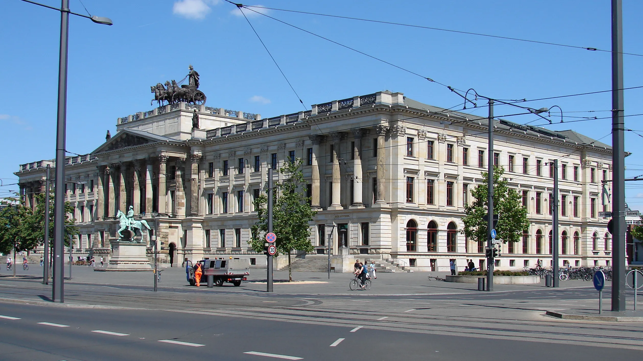 Braunschweiger Schloss mit Quadriga, 2007 rekonstruierte Residenzfassade